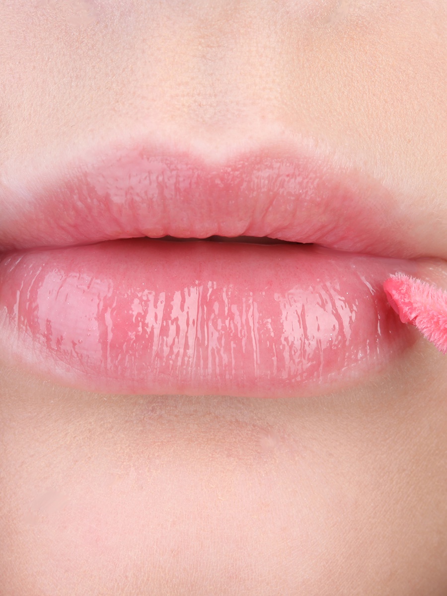 фото Восстанавливающий жидкий бальзам для губ с розовым маслом Бельведер Belweder