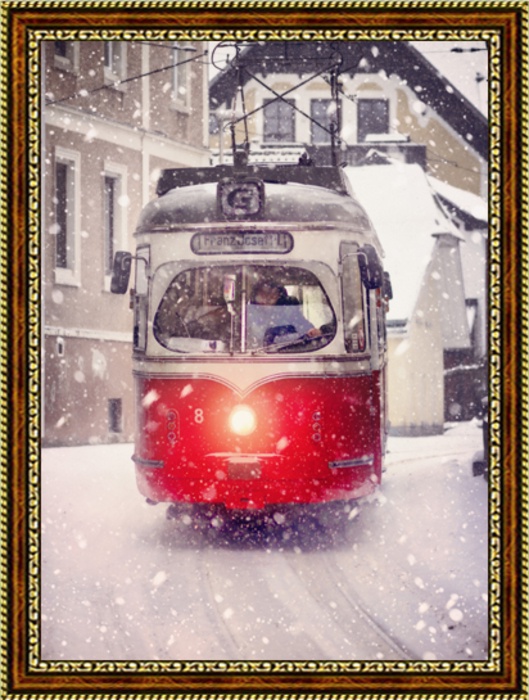 фото Репродукция трамвая в зимнем городе