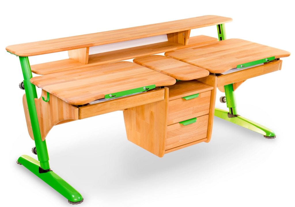 фото Растущая парта из массива Pondi Эргономик для двоих детей (цвет столешницы: бук массив, цвет ножек стола: зеленый)