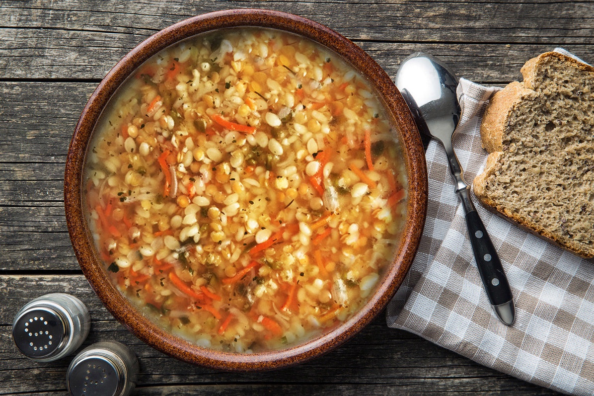 Суп при правильном питании с чечевицей и индейкой