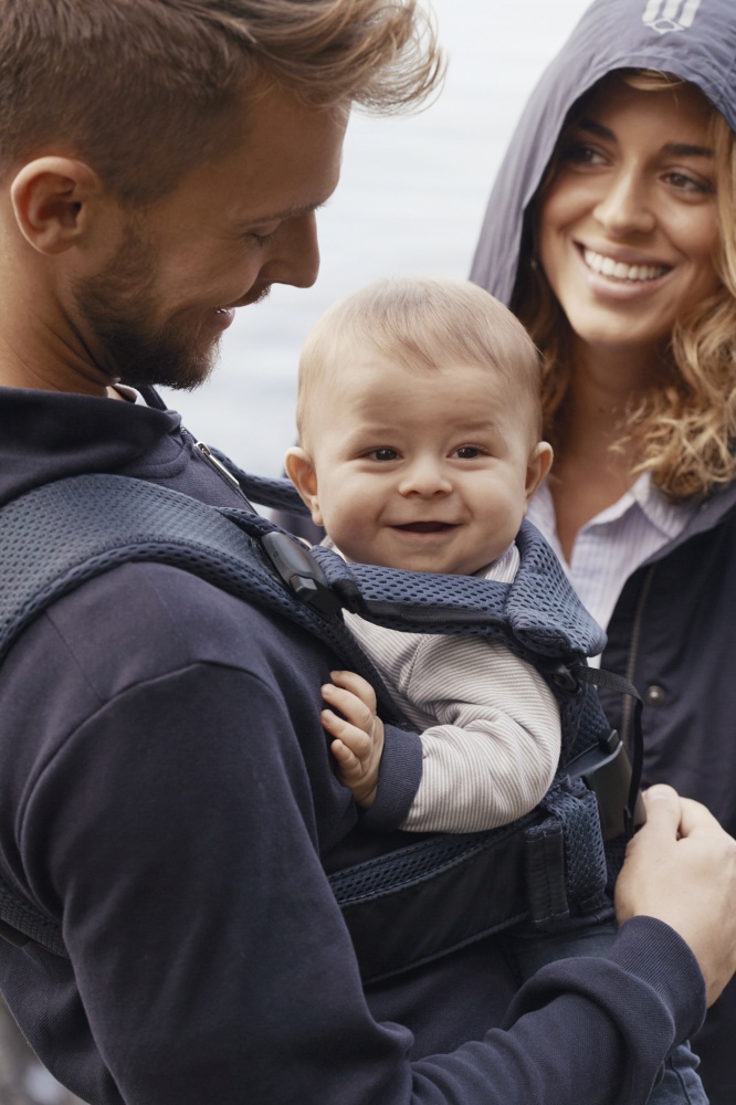 фото Babybjorn рюкзак для переноски ребенка ONE Mesh Темно-синий