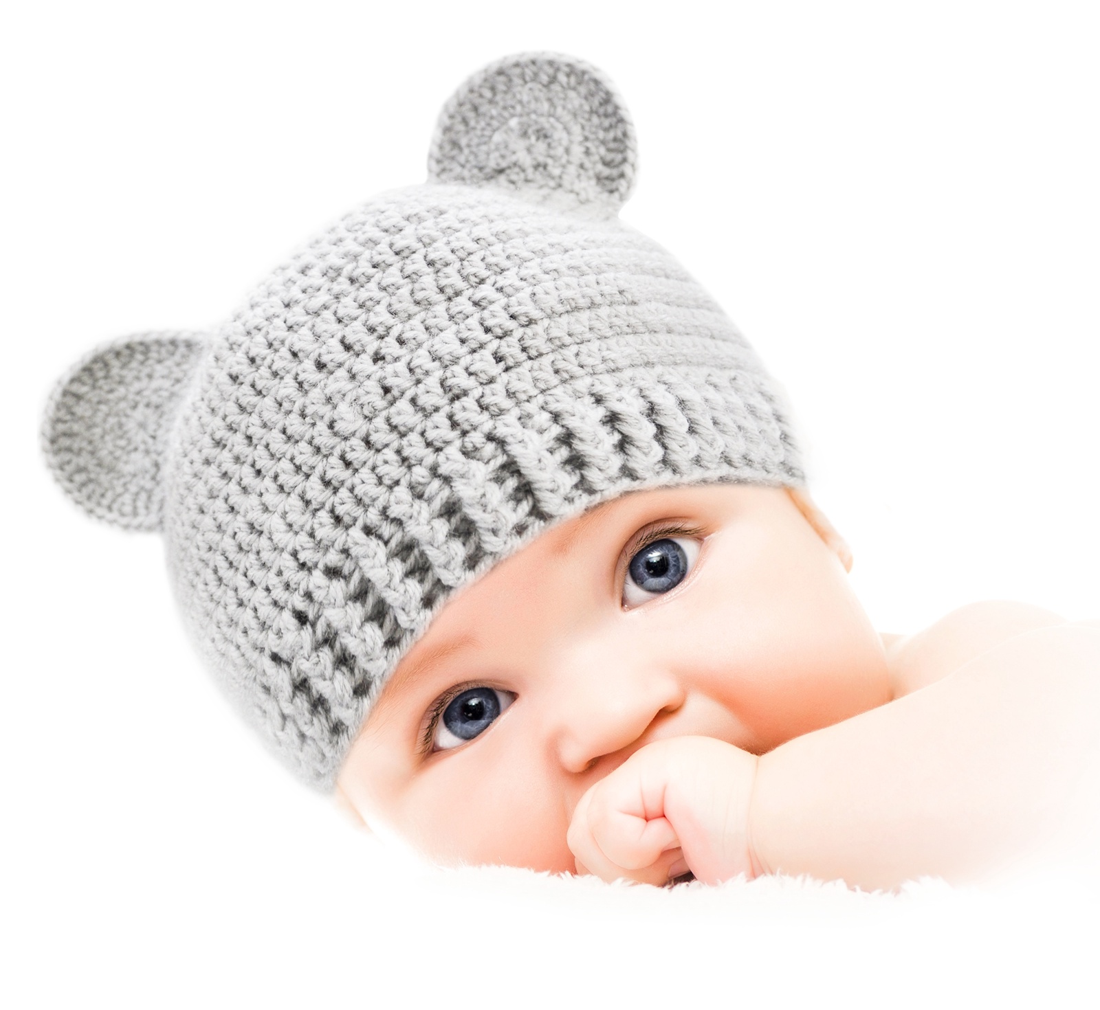 фото Шапочка для детей и новорожденных от 0 до 3 лет "Мишка" (набор для вязания) Викидс