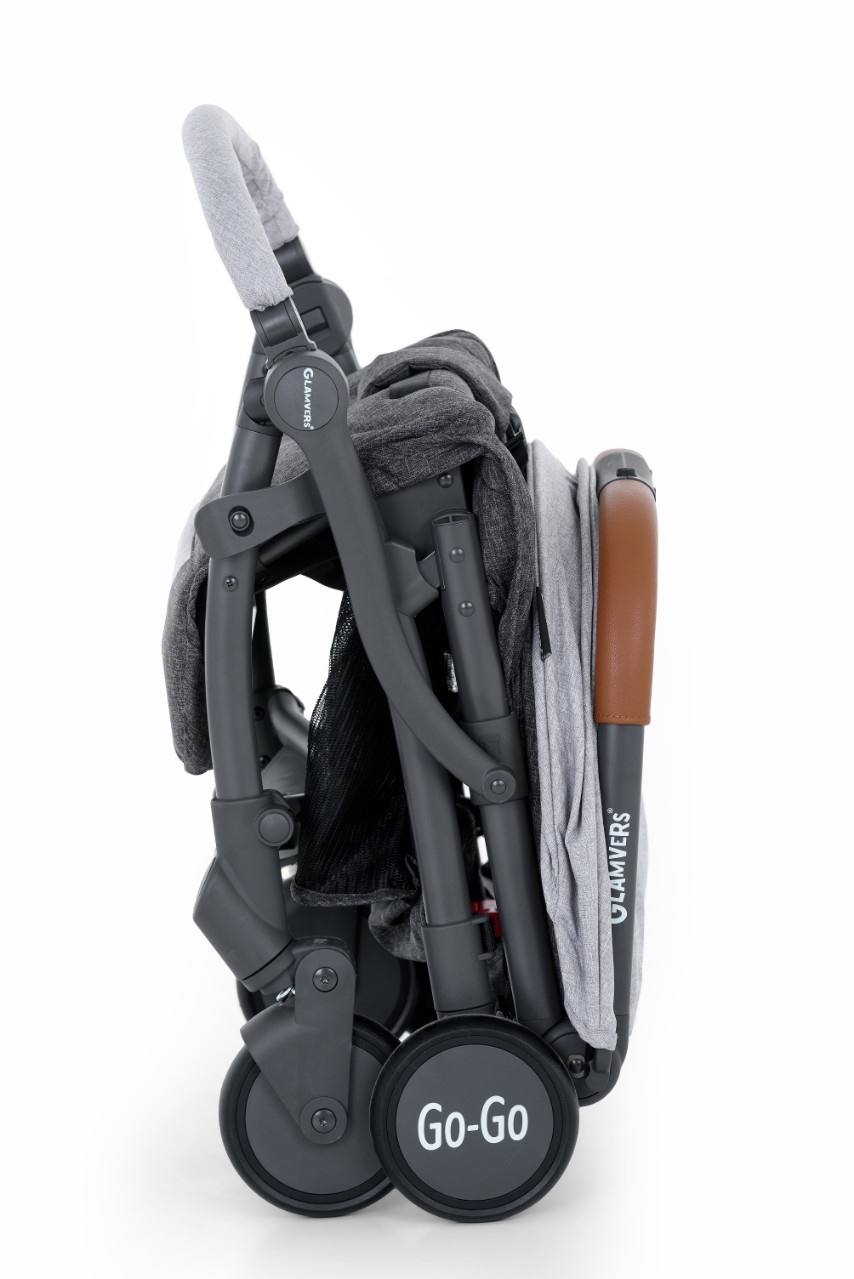 фото Прогулочная коляска с автоматическим сложением Glamvers GO-GO с накидкой на ножки цвет бежевый
