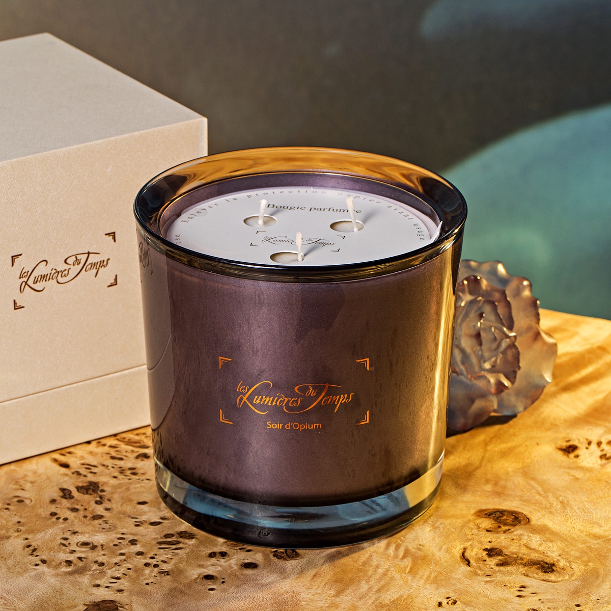 фото Большая интерьерная ароматическая свеча с тремя фитилями "Вечерний опиум" от Lumiere Les lumieres du temps