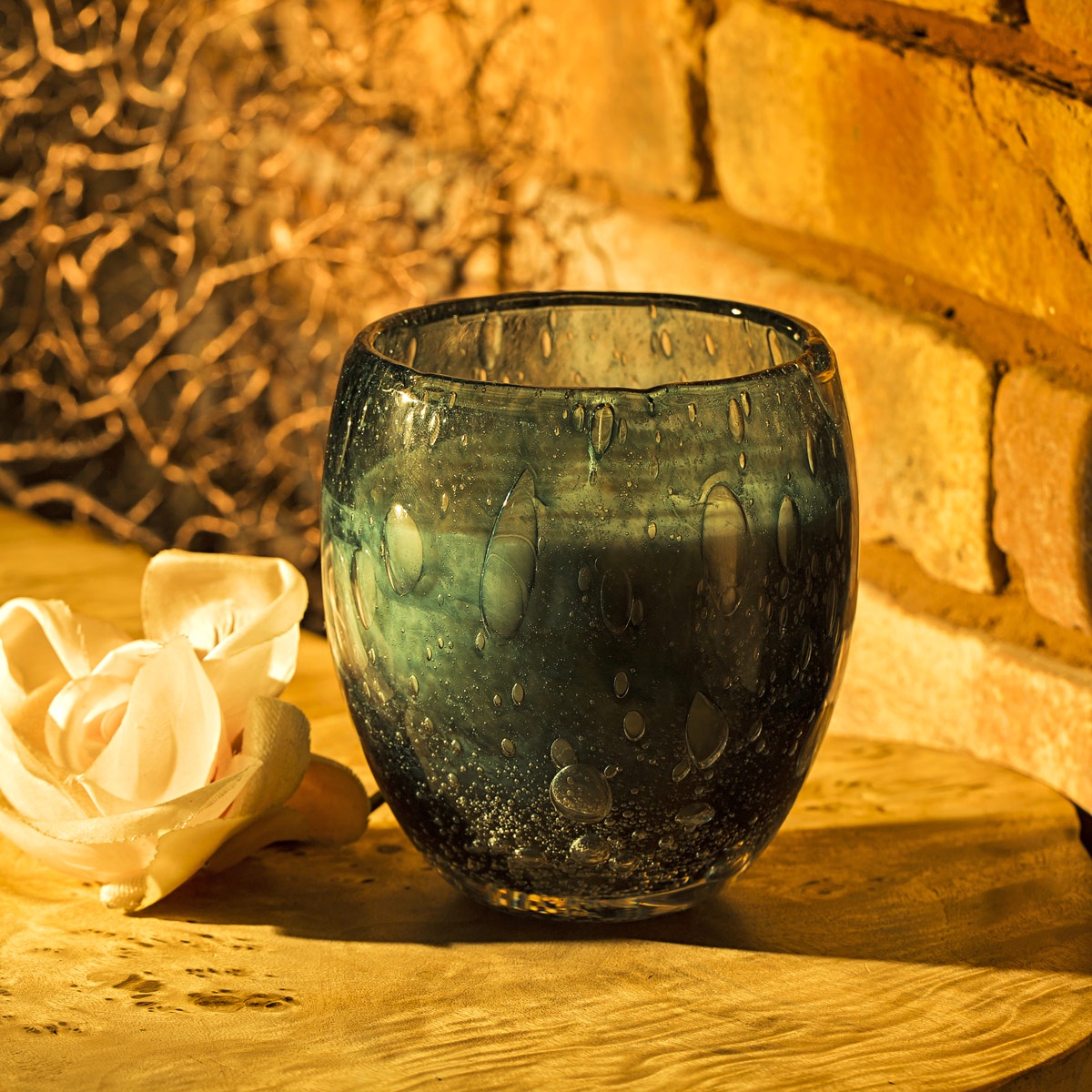 фото Интерьерная ароматическая свеча "Вечнозеленый жемчуг" Les lumieres du temps