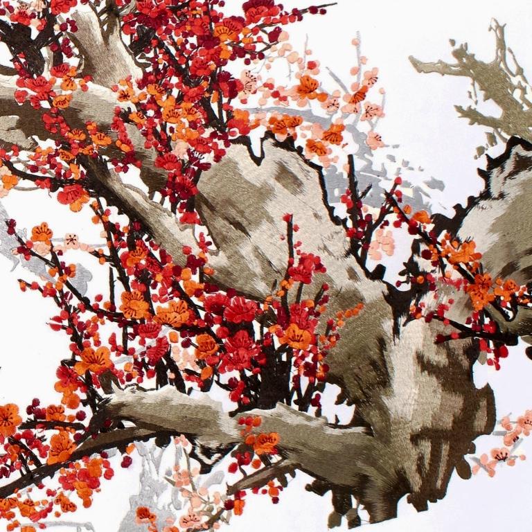фото Картина вышитая шелком Триптих В саду сакур комплект из 3 ручной работы