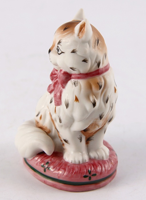 фото Статуэтка "Кошка" из серии "The Curio Cabinet Cats Collection". Фарфор, роспись. The Franklin Mint, США, конец XX века