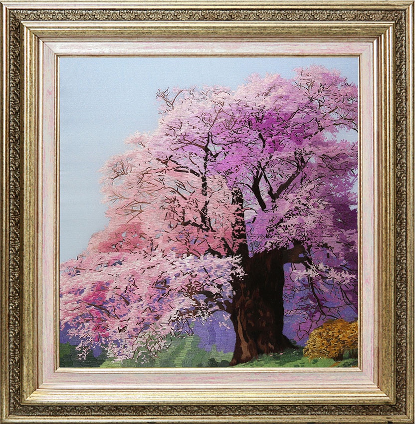 фото Картина вышитая шелком Цветущая сакура