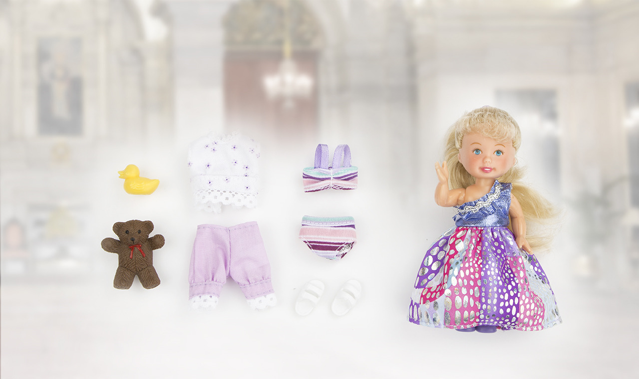 фото Игровой набор с куклой Paula Модница, в цветном платье