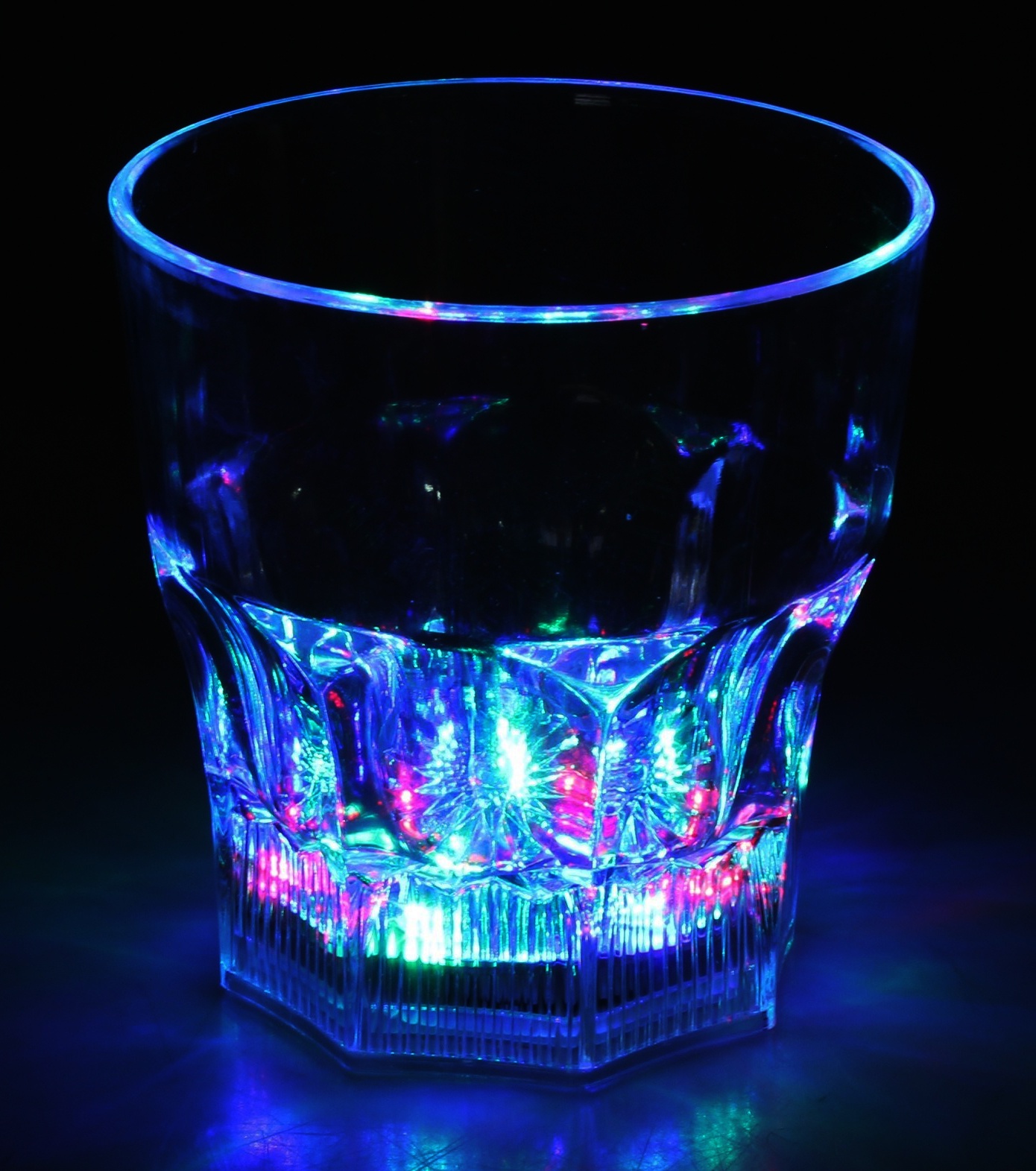 фото Восьмиугольный светящийся бокал для виски, Migliores