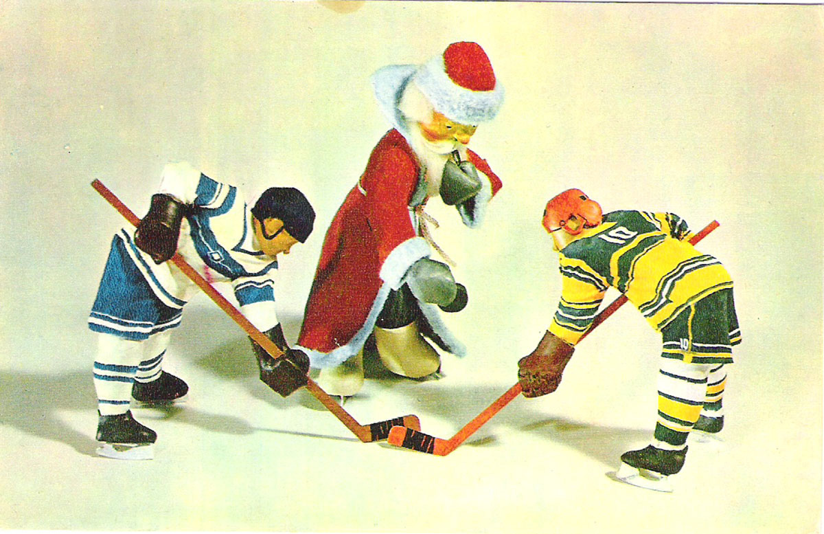 Поздравление с новым годом спортсменке. Хоккей новый год. С новым годом хоккеисты. Советские открытки хоккей. Открытка Советская Новогодняя хоккеисты.