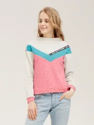 Модель family look для мамы и дочки. Свитшот прямого силуэта с длинными втачными рукавами. Выполнен из  ...