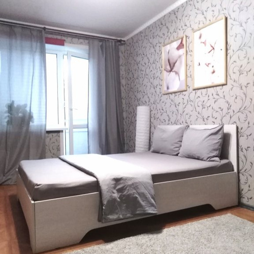 Apartment on Ulitsa Mira 117 em Togliatti, Rússia - comentários e preços Planet 