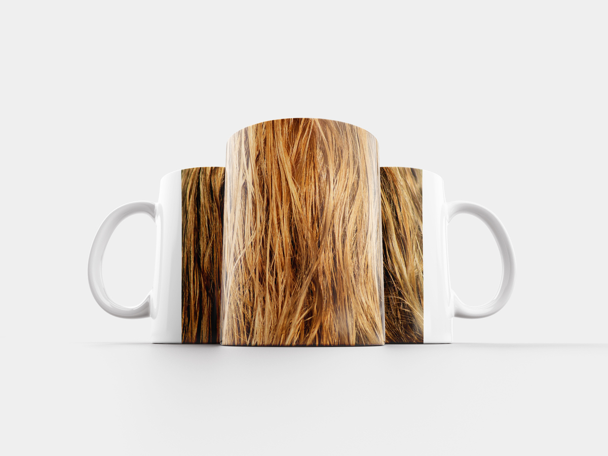 в кружке волос