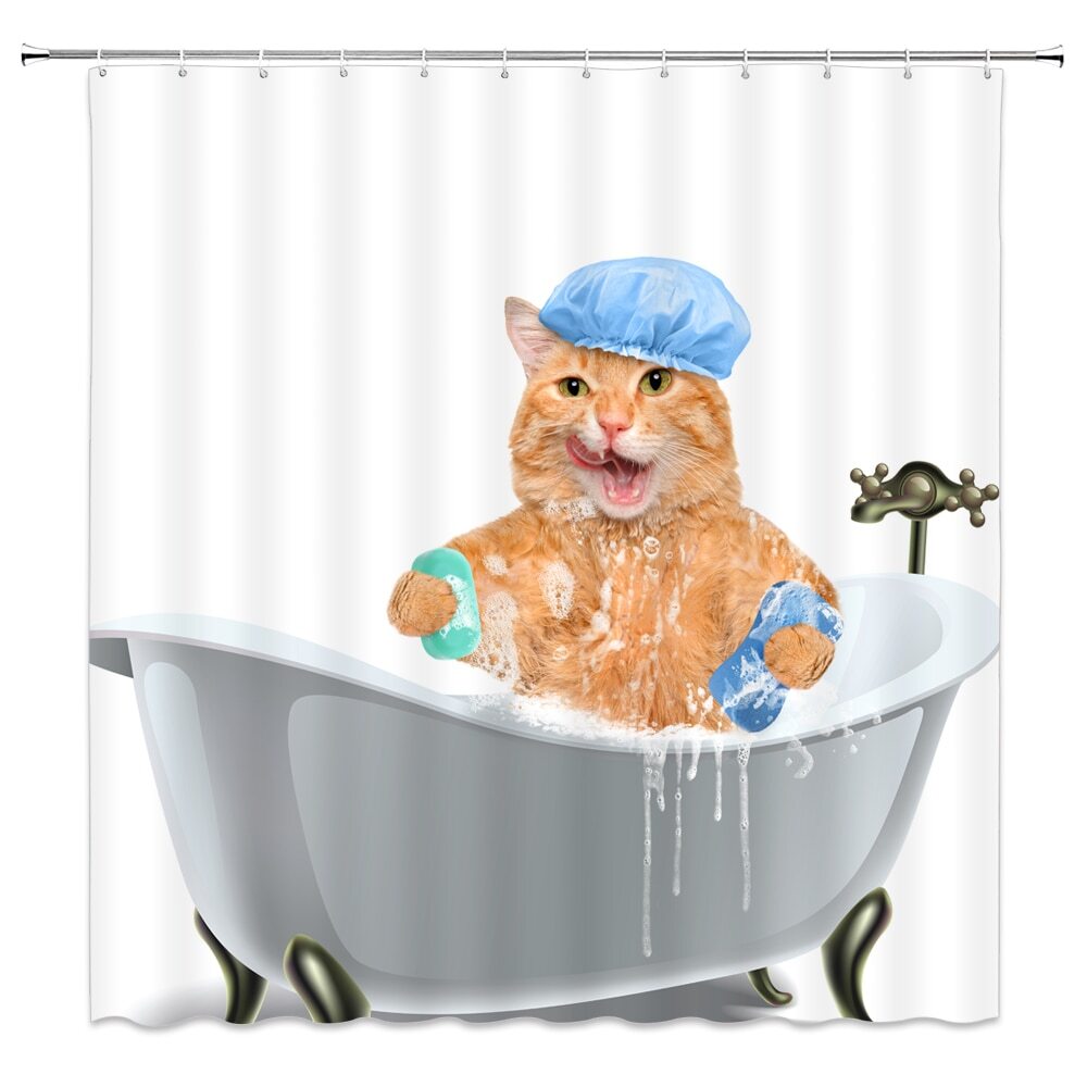 Кот в ванне в шапочке