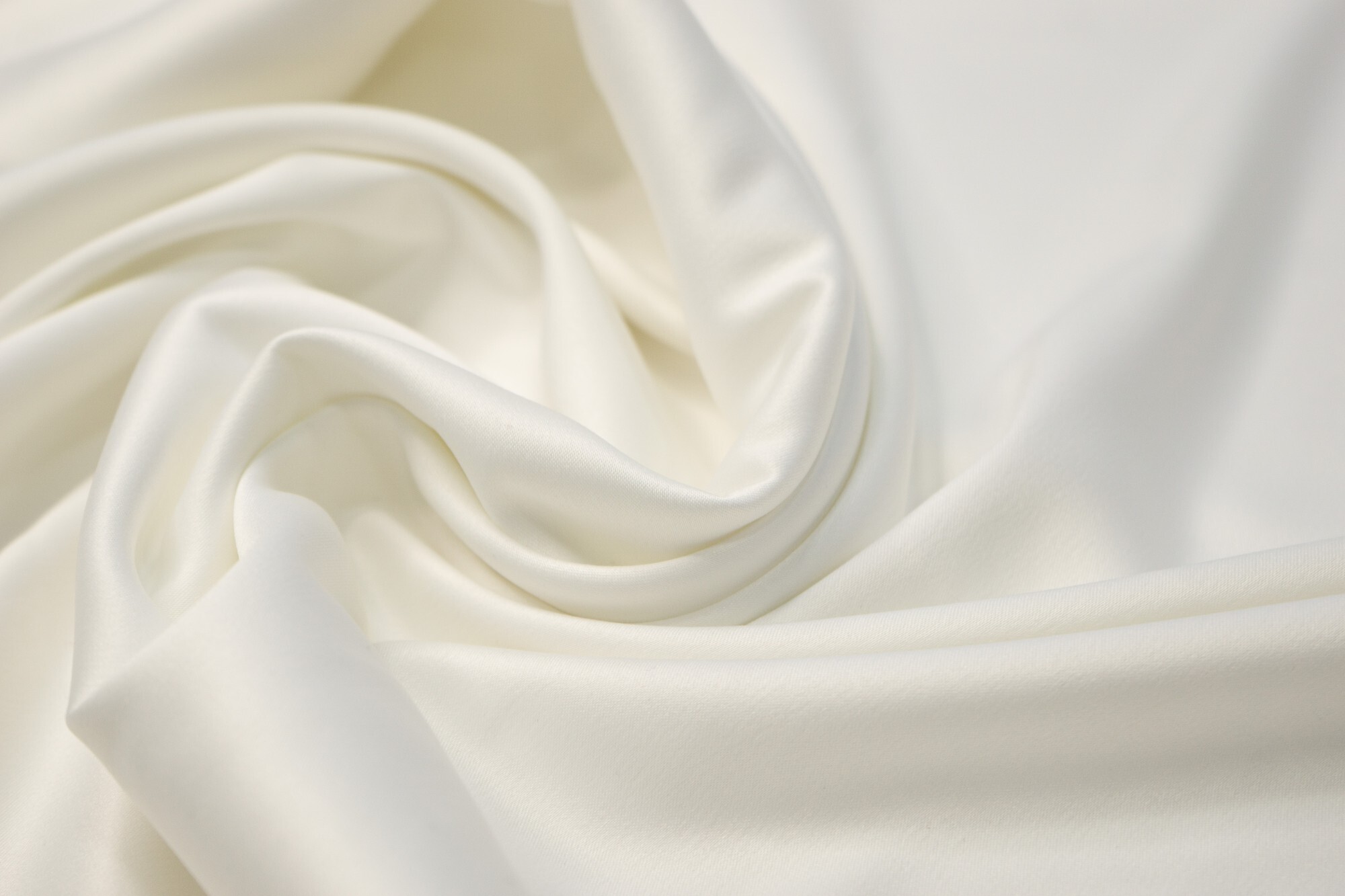 Атлас плотный молочный. Плотные молочные. Плотный креп. Плотные молочные. Трикотаж плотный молочный.