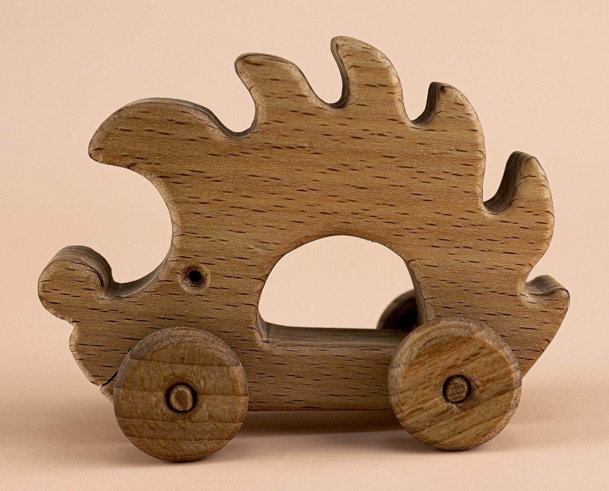 Деревянные ежики. Ежик из дерева. Деревянный еж игрушка. Развивающая игрушка из дерева Ёжик. Ежик деревянный игрушка японский.