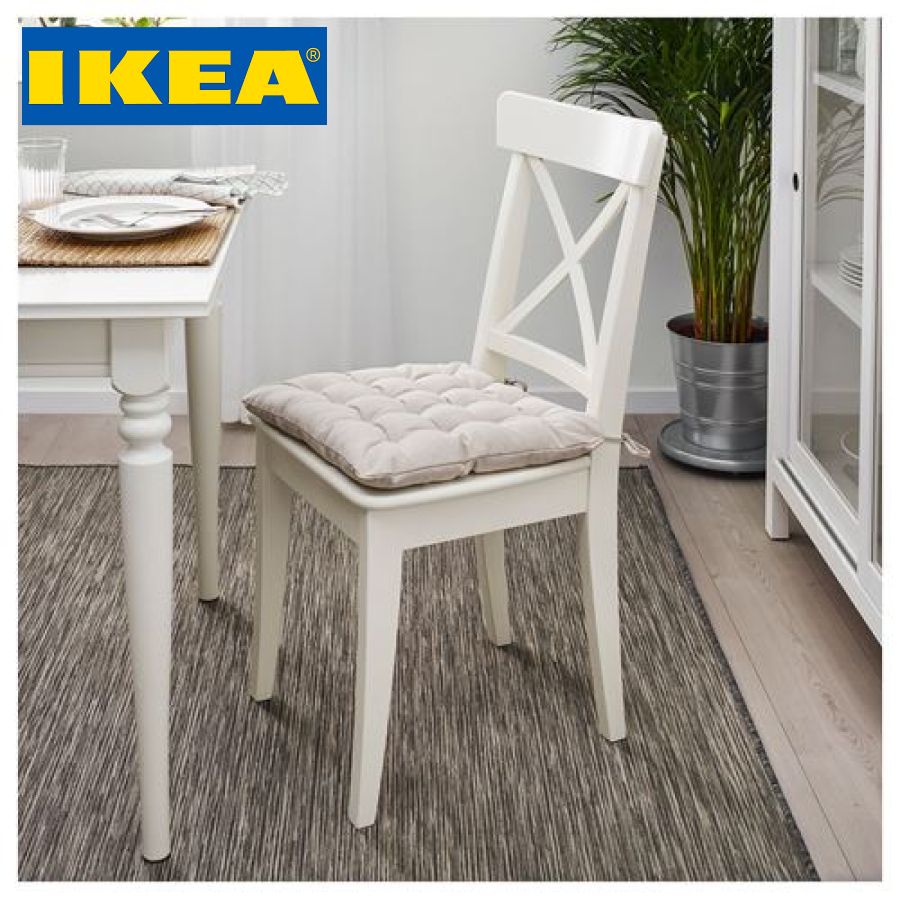 стул белый с деревянным сиденьем