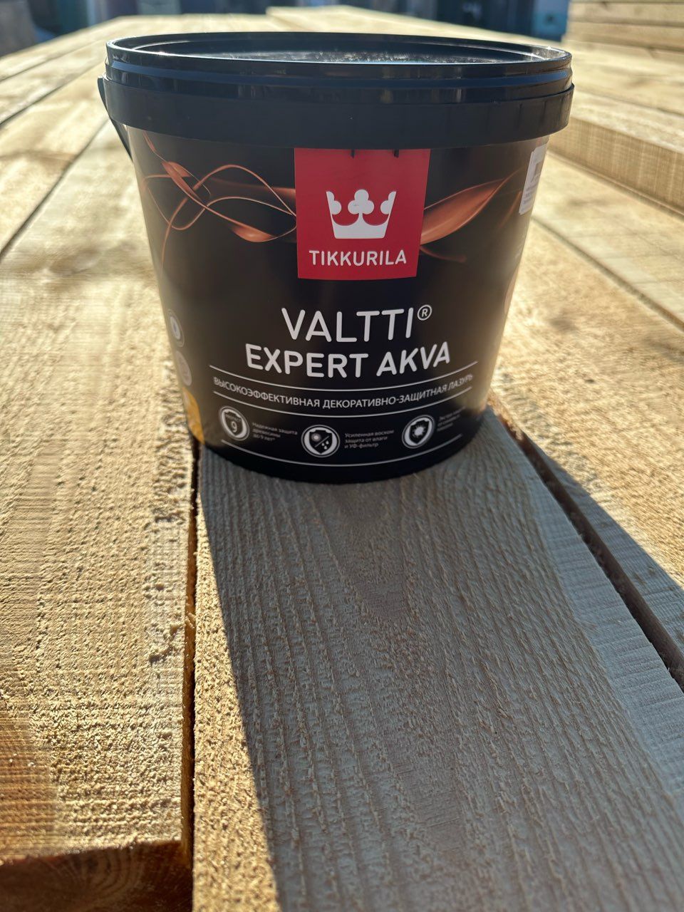 TIKKURILA Valtti Expert Akva РЯБИНА / RAL 3153 (2,7 л), высокоэффективная  декоративно-защитная ЛАЗУРЬ (лак + пропитка) с воском для защиты и отделки  ...