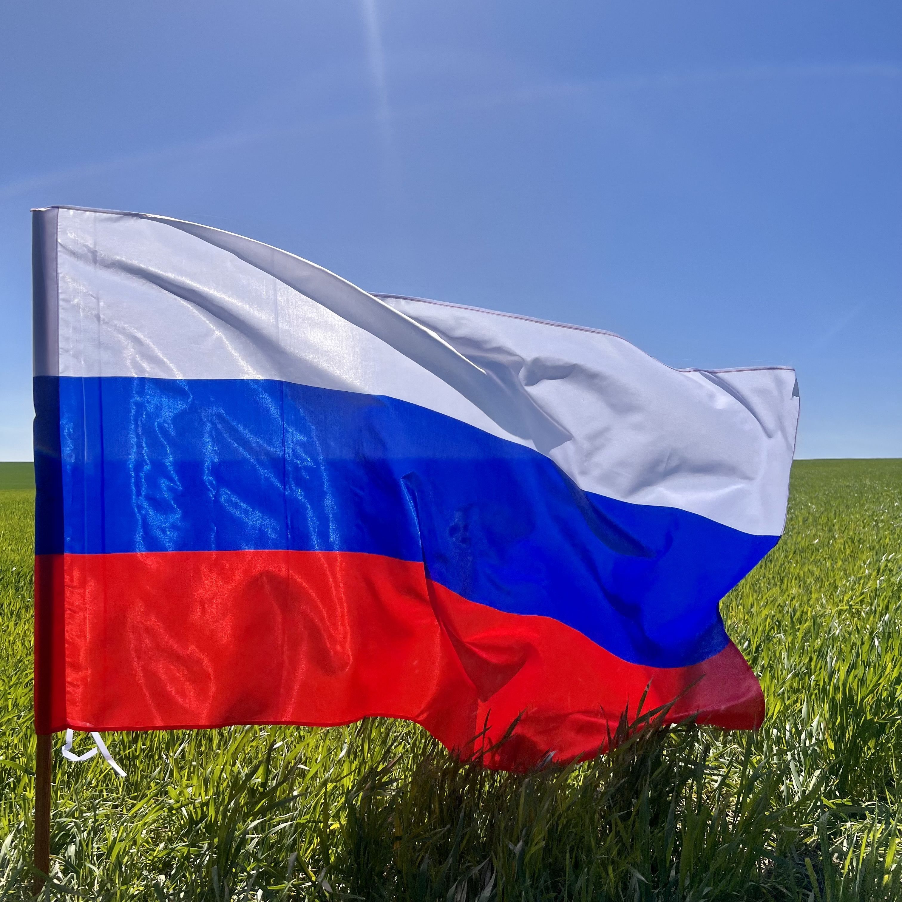 Флаг россии развивающийся