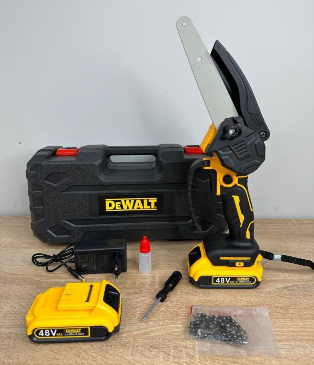 Dewalt 48. Сучкорез девольт 48v. мини пила dewalt аккумуляторная.