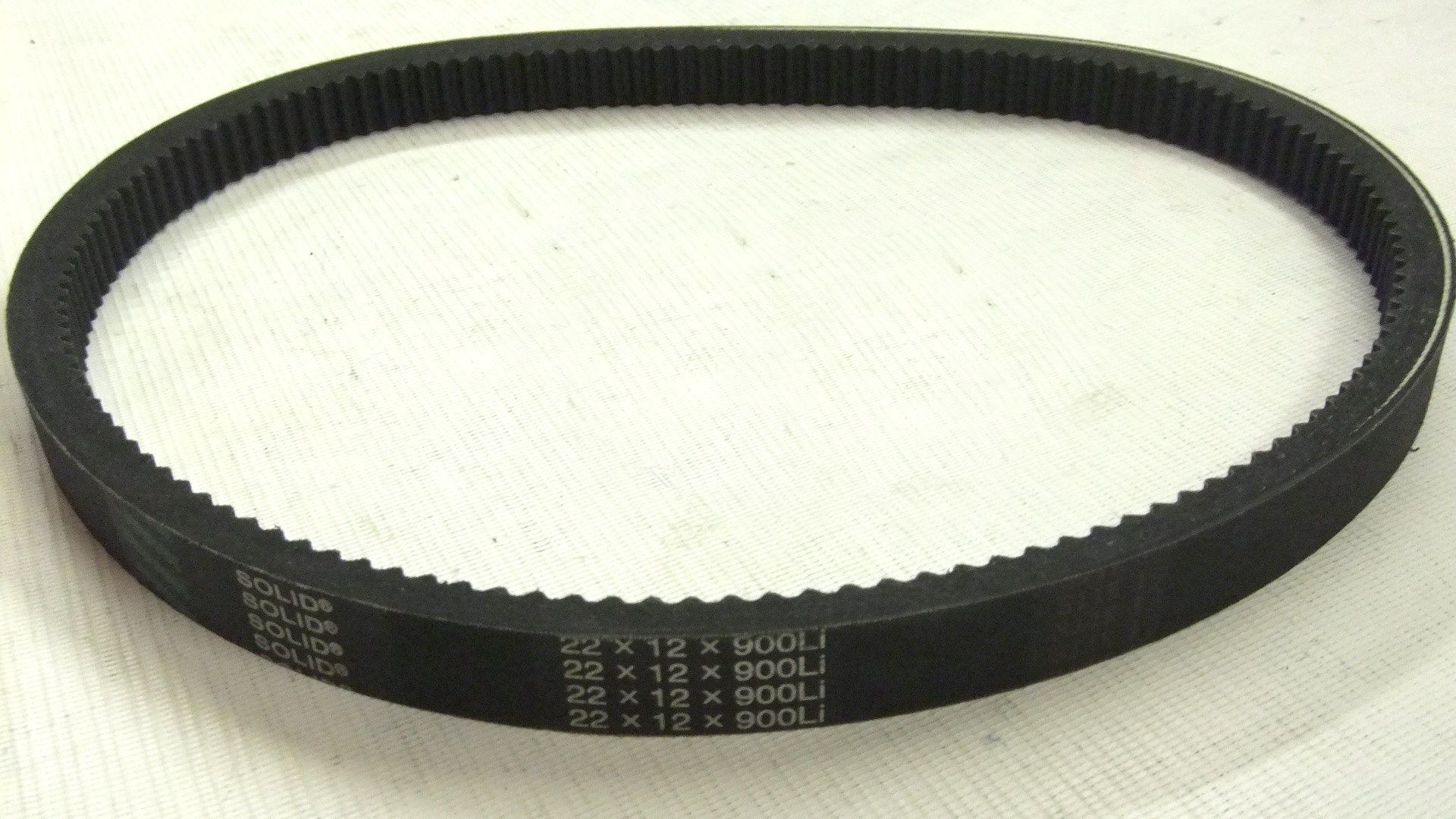 Ремень вариатора производства Solid, размеры ремня 22х12х900 мм. 