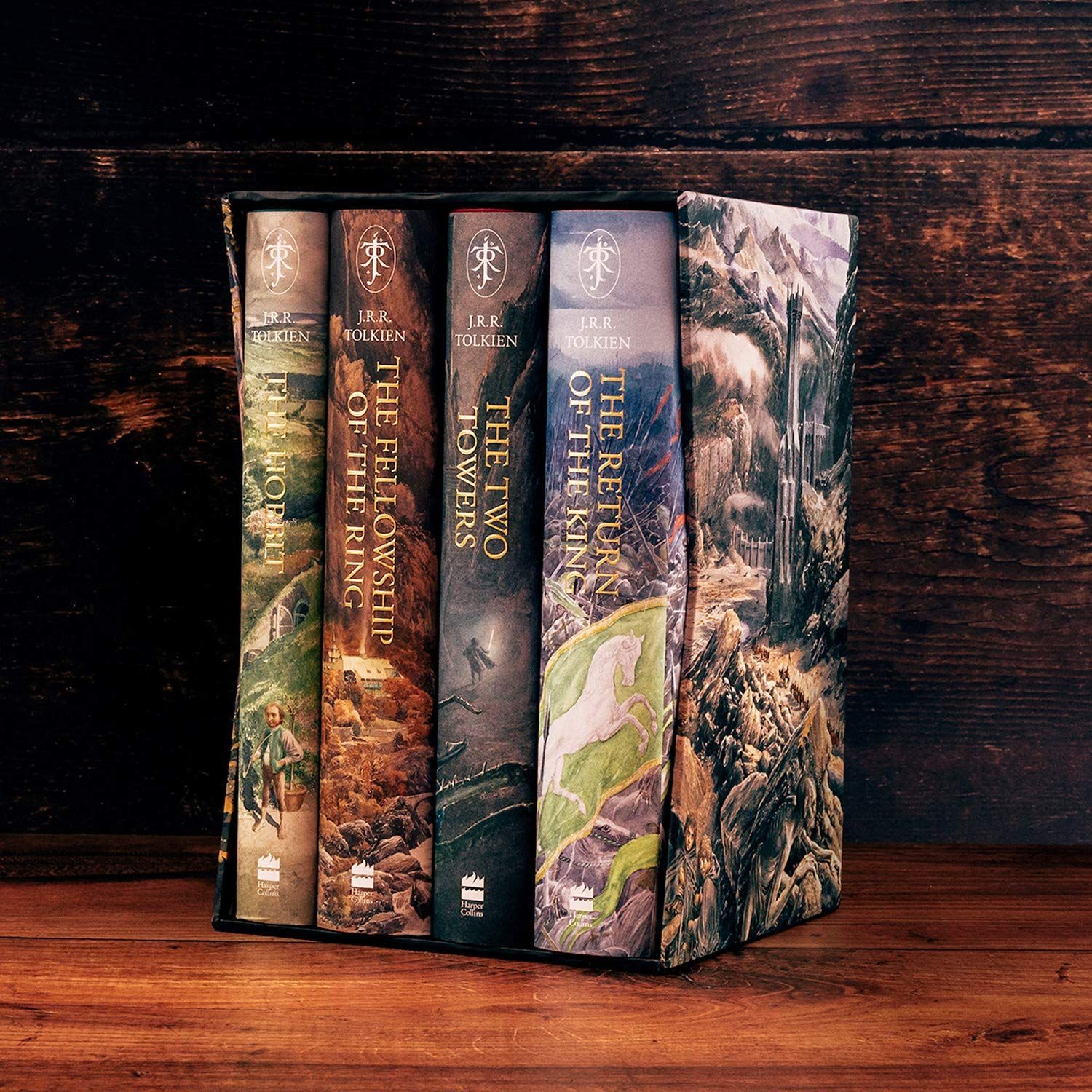 Книги толкина. Hobbit, the & the Lord of the Rings Boxed Set: illustrated Edition. Tolkien Lord of the Rings Box Set. The Hobbit & the Lord of the Rings Boxed Set. Tolkien j.r.r 