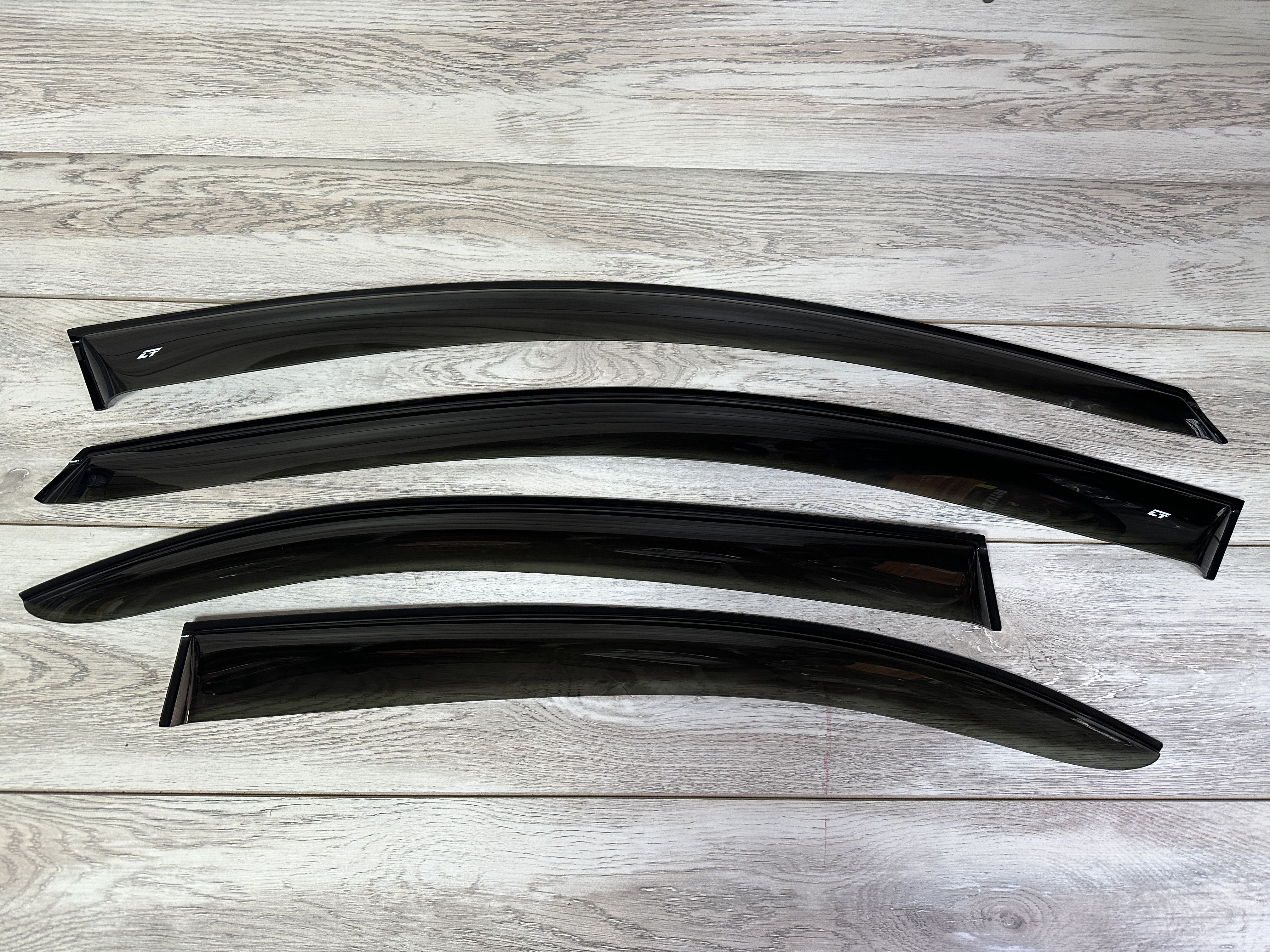 Дефлектора на мерседес 222. Дефлектор мерседес w213. Дефлектор mercedes. Ветровики мерседес 814. Дефлекторы ветровики мерседес актрос мп2.