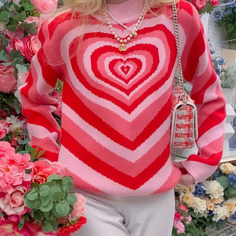 Heart sweater. Свитер с сердечками. Свитер с сердечками женский. Вязаный свитер с сердцем. Джемпер с сердцем.