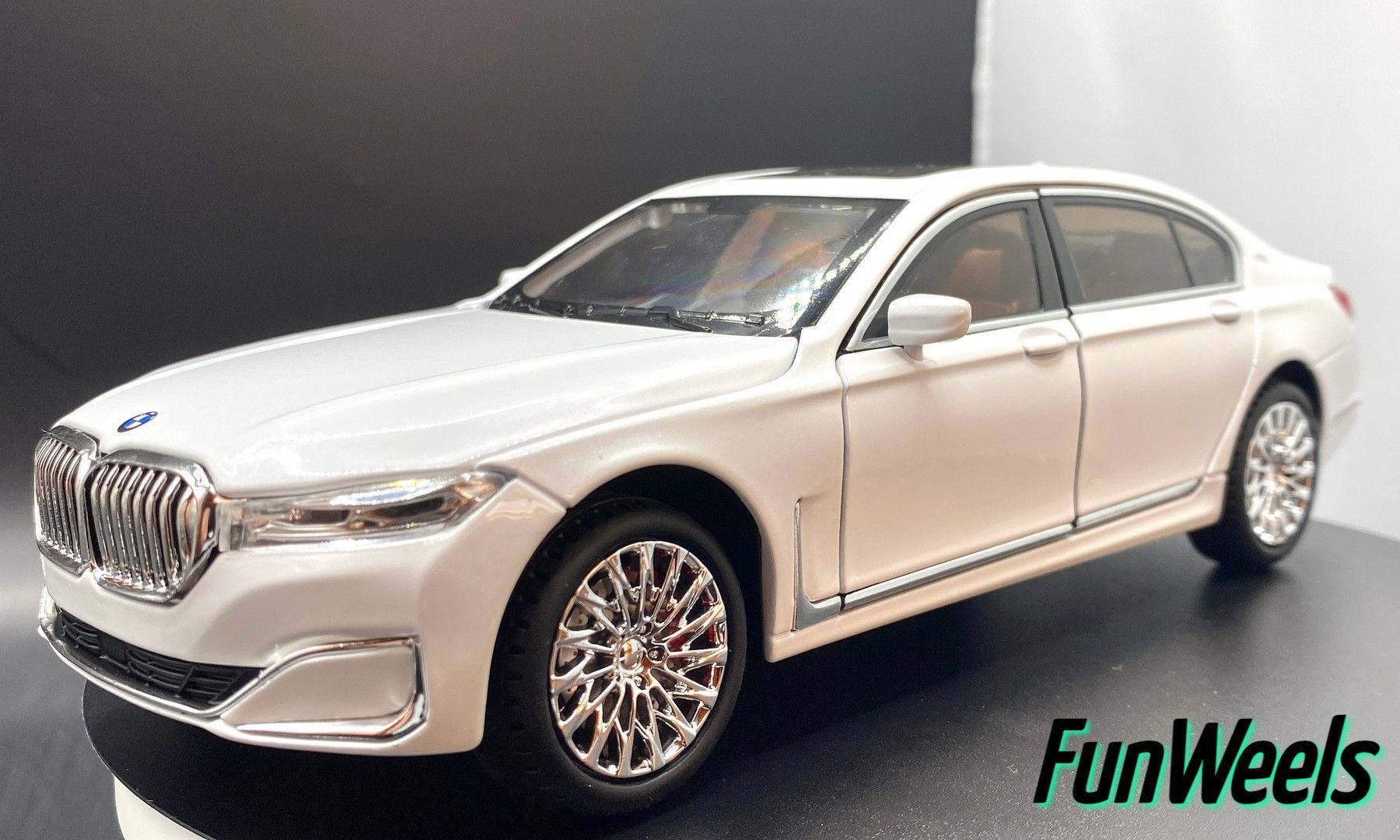 Детская игрушка металлическая Модель BMW 760Li G12 ( БМВ 760Лай) / Масштаб  1:24 - купить с доставкой по выгодным ценам в интернет-магазине OZON  (1176872081)