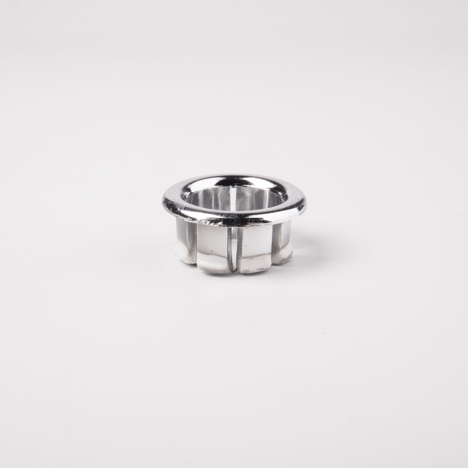 Фото товара на маркетплейсе ozon Обрамление перелива для раковины, ABS-пластик, 24,4 мм, хром, IDDIS, 917SB240SK,1 шт.