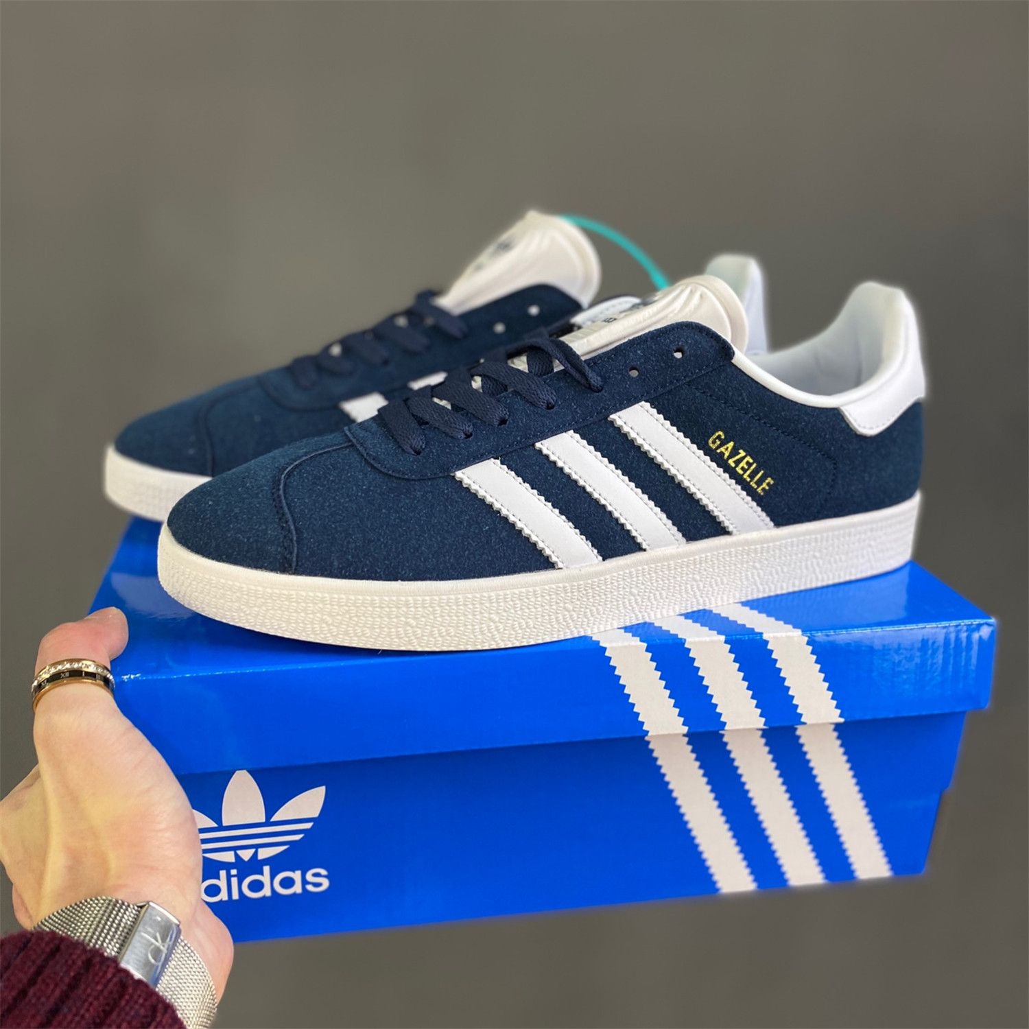 Adidas gazelle junior blue on sale