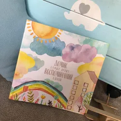 52 страницы;
Размер страниц 24х24 см;
Фото любого размера;
Количество фото: 70 и больше;
стикеры для фотосессии в комплекте;
листы в  ...