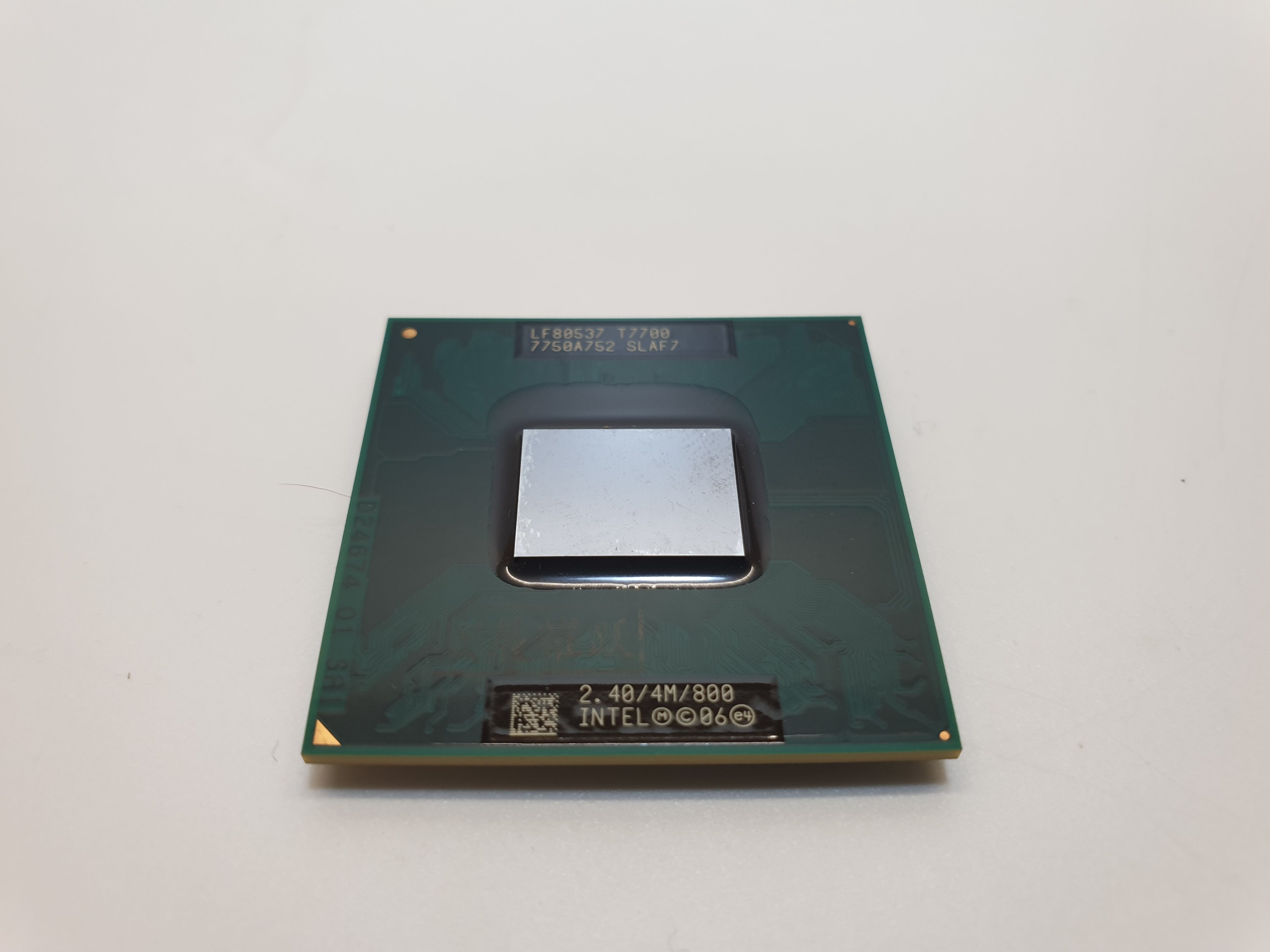 IntelПроцессор418659782OEM(безкулера)