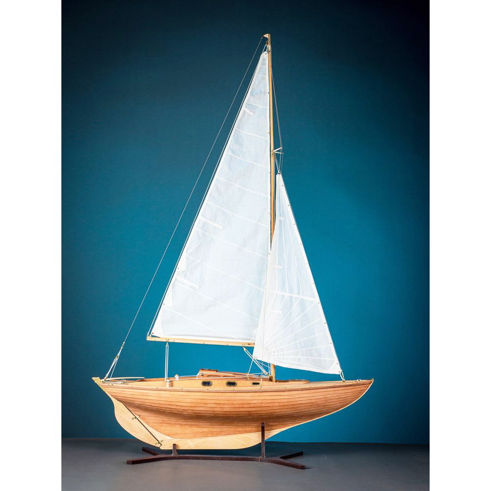 гоночная яхта Folkboat (Фолькбот), 1942 год, 478х757х143 мм, М.1:16, ольха-вишня-береза, сборная модель парусного корабля из дерева, Россия