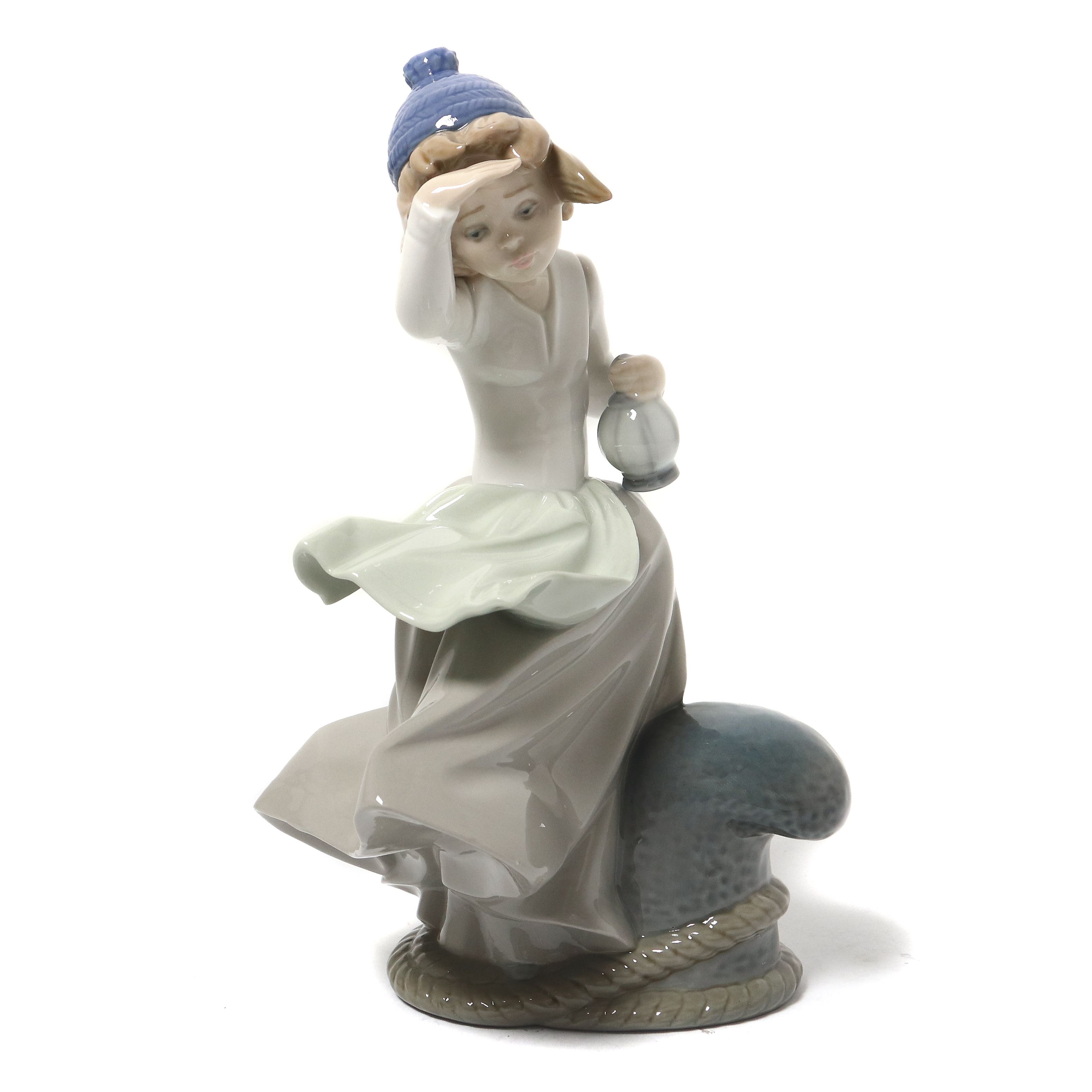 Фарфоровая фигура "Девочка у моря". Испания, NAO by Lladro, 1981 год.