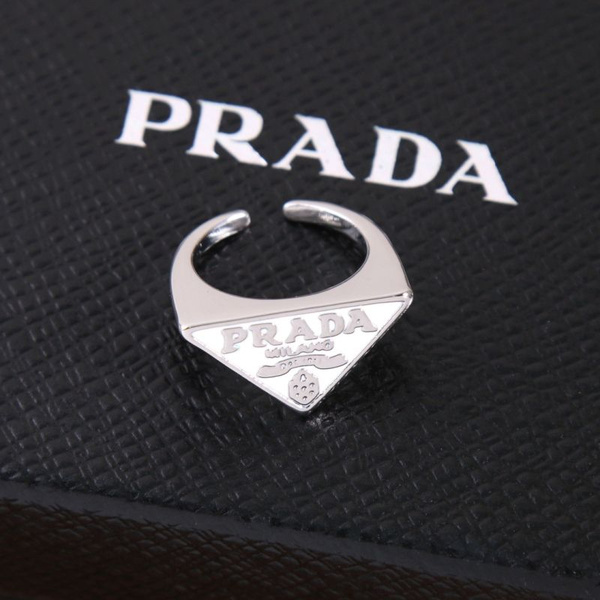Prada Кольцо - купить с доставкой по выгодным ценам в интернет-магазине ...
