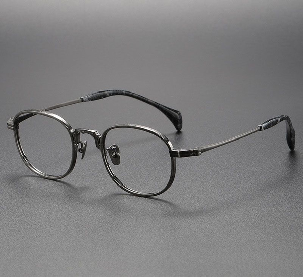 Та же модель Matsuda может быть оснащена оправой для очков от ...