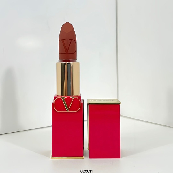Красная помада Valentino в тюбике купить на OZON по низкой цене ...