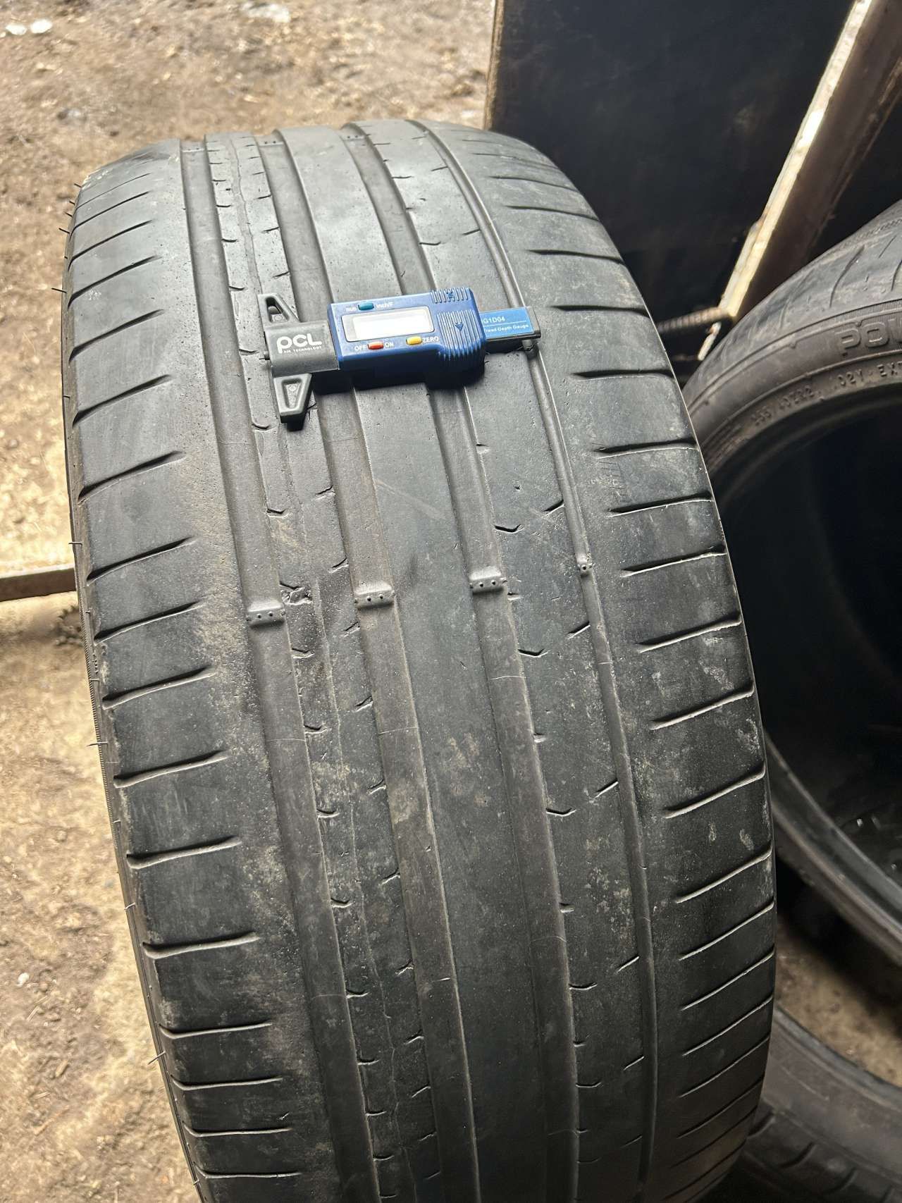 Pirelli p zero 285/40 r22. Зимняя резина 325 40 22. 275/40r22 108y xl p zero lr ncs tl. Резина пирелли летняя. 275 40 20 vredestane u7 __зимние шины бу__.
