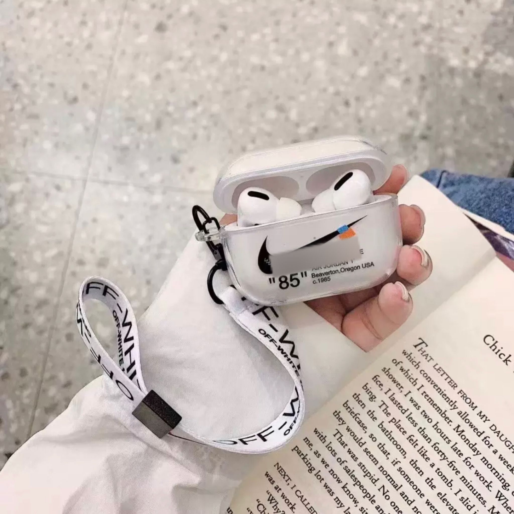 Чехол для наушников Apple AirPods Pro Nik..прозрачный.