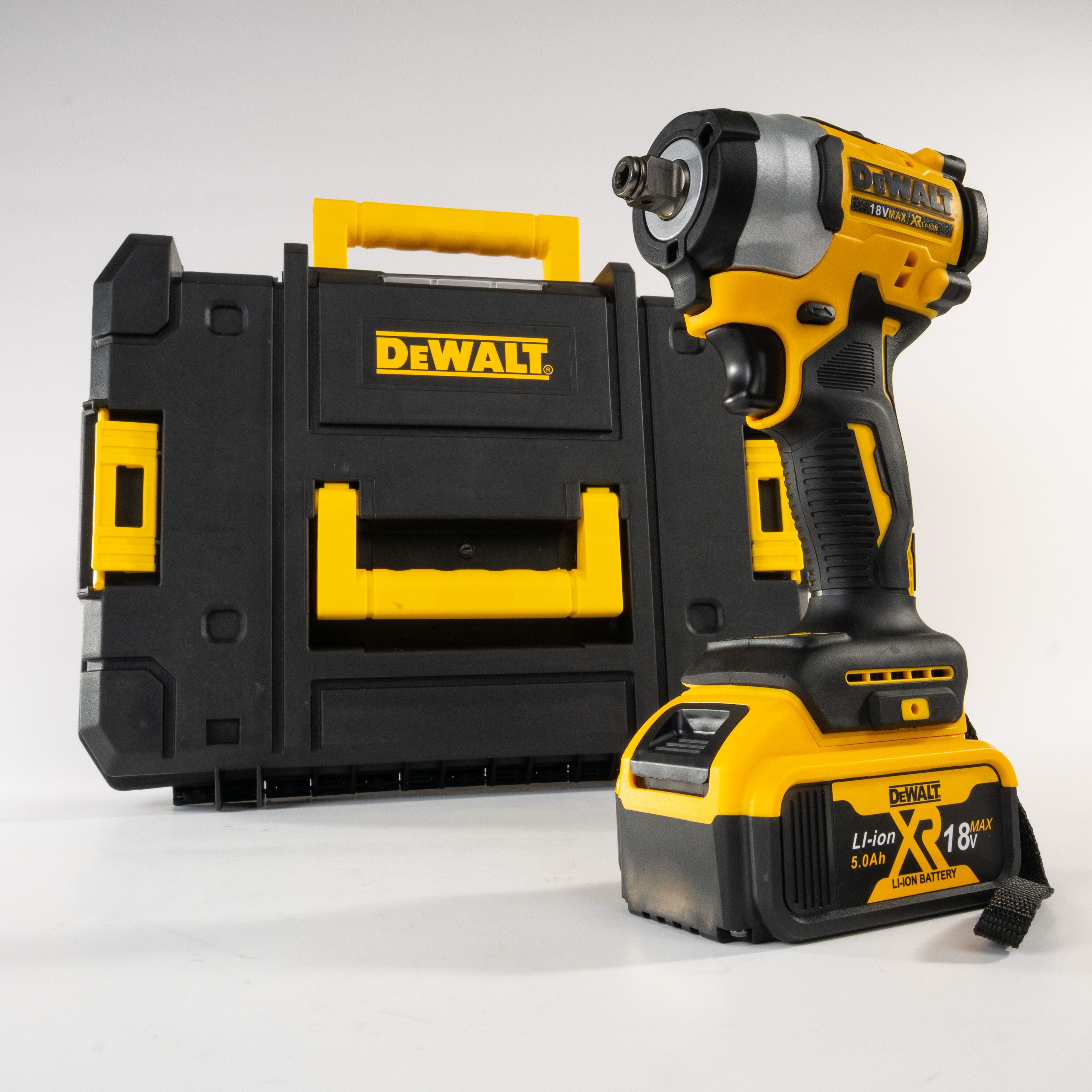 Гайковерт ударный аккумуляторный бесщёточный DeWALT DCF922P2T 320НМ 18В