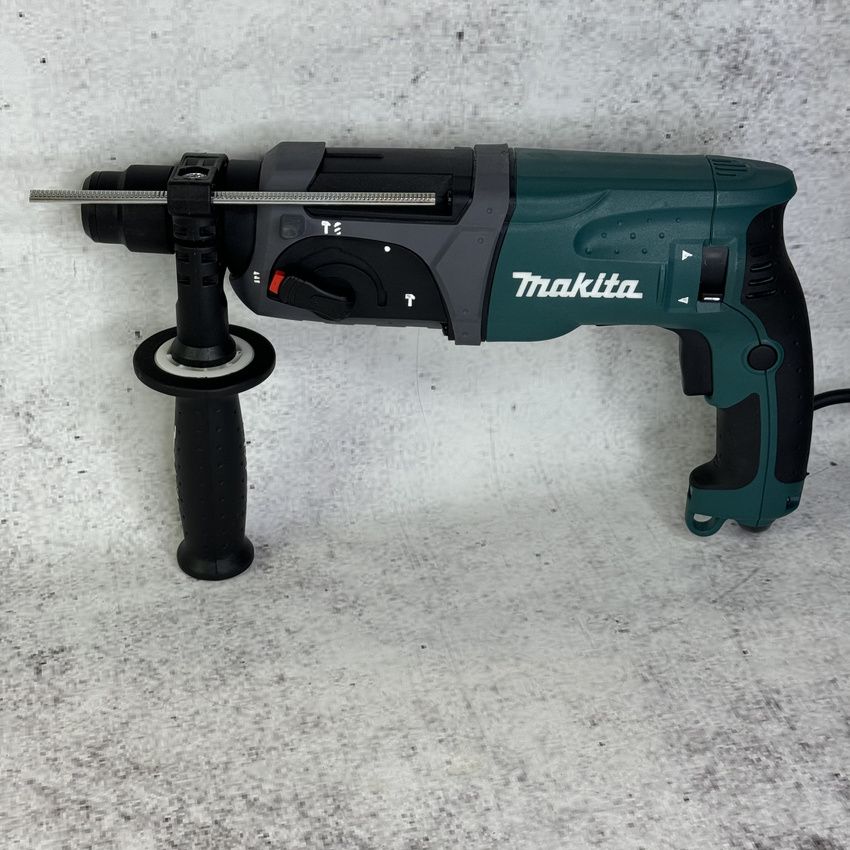 Makita Перфоратор электрический сетевой HR2470F 780Вт