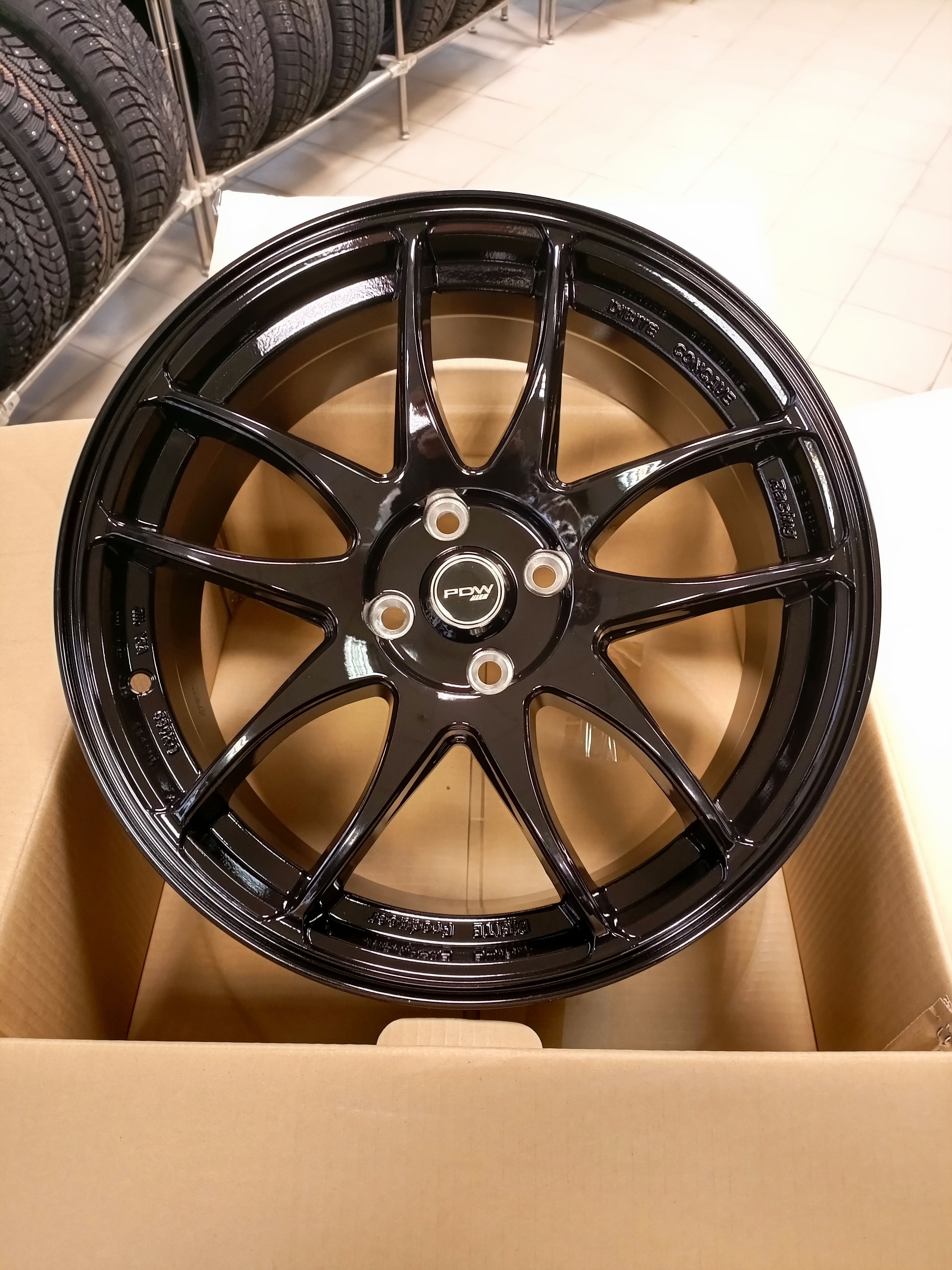 PDW Wheels  Колесный диск Литой 17x7.5" PCD4х100 ET40 D60.1