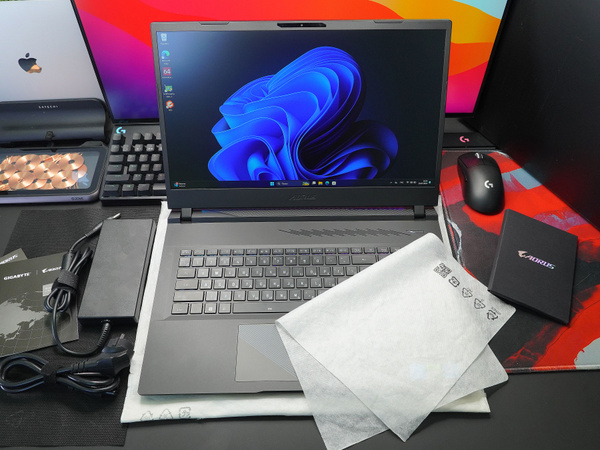 Игровой ноутбук Gigabyte Aorus 17 BSF RTX 4070 / i7-13700H, серый ...
