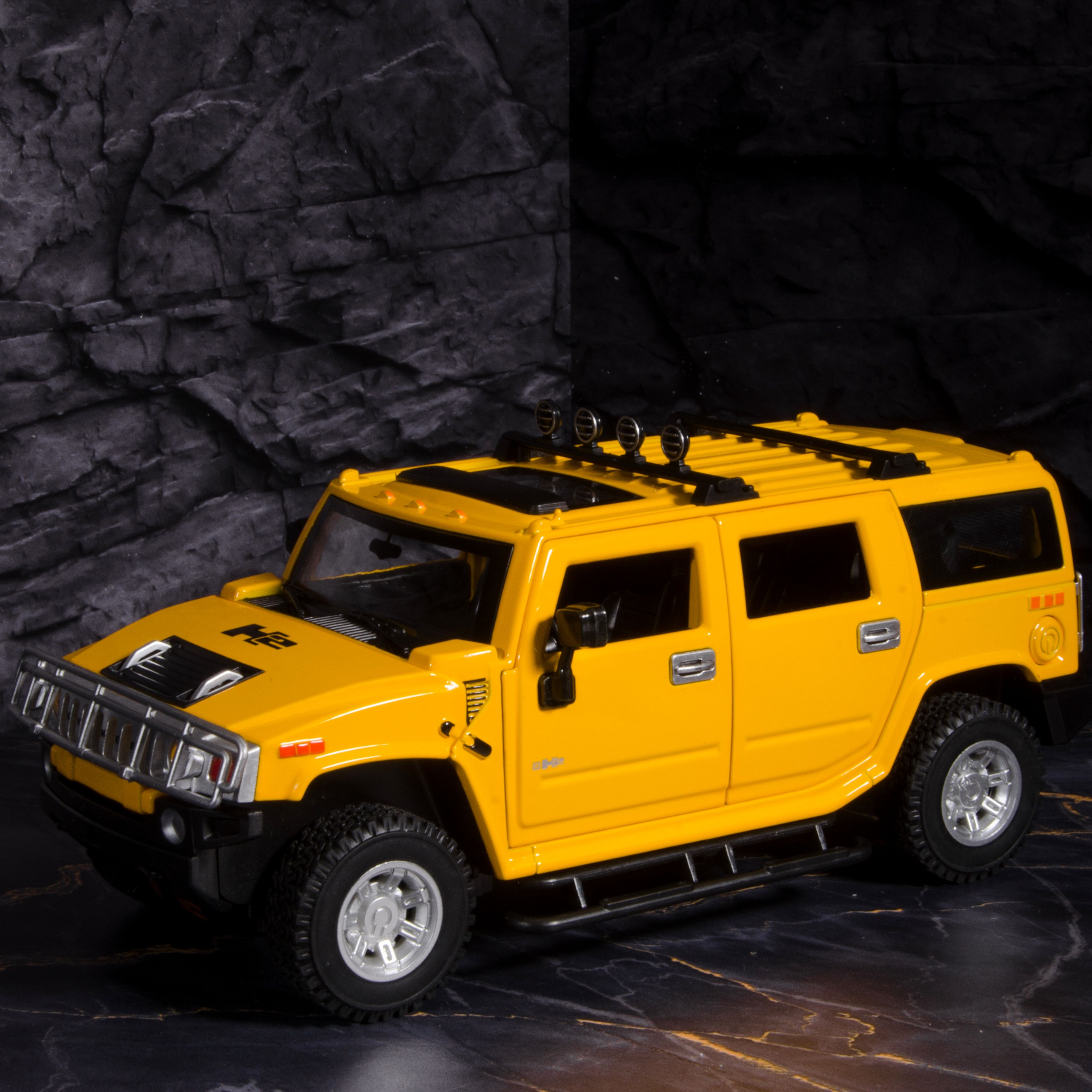 Коллекционная машинка HUMMER H2 SUV желтый, длина 20 см., масштаб 1:24 -  купить с доставкой по выгодным ценам в интернет-магазине OZON (1090139600)