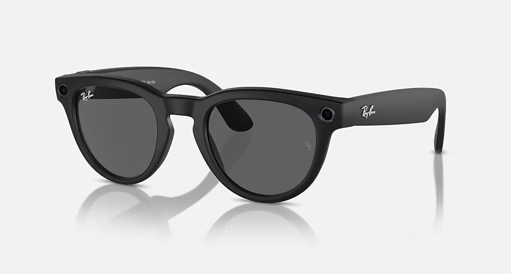 Очки с камерой от rayban и meta. Умные очки Рей Бен. Wayfarer ray-ban stories. Ray ban meta Smart Glasses. Rayban meta Wayfarer.