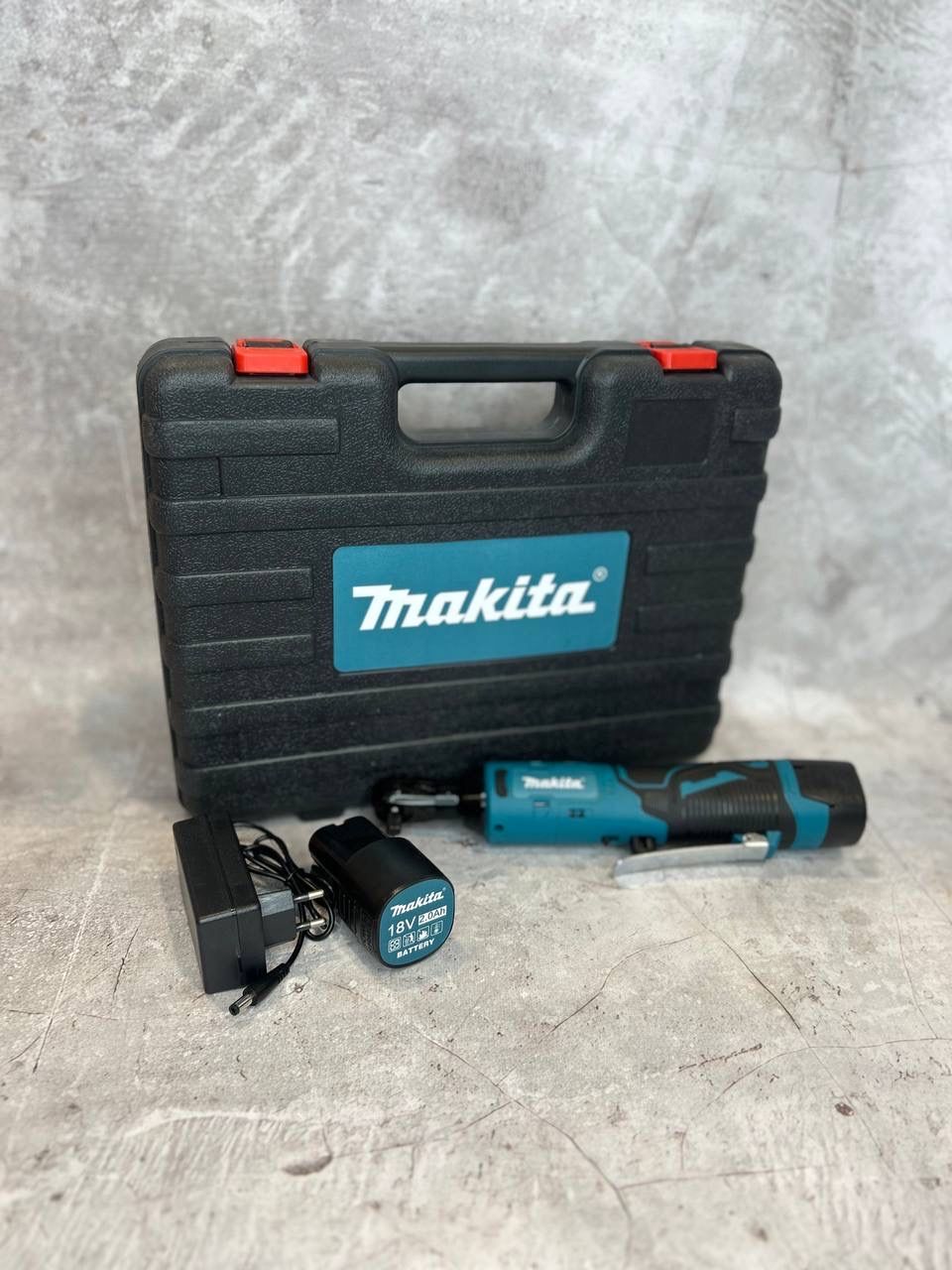 Угловой аккумуляторный гайковерт Makita 18V