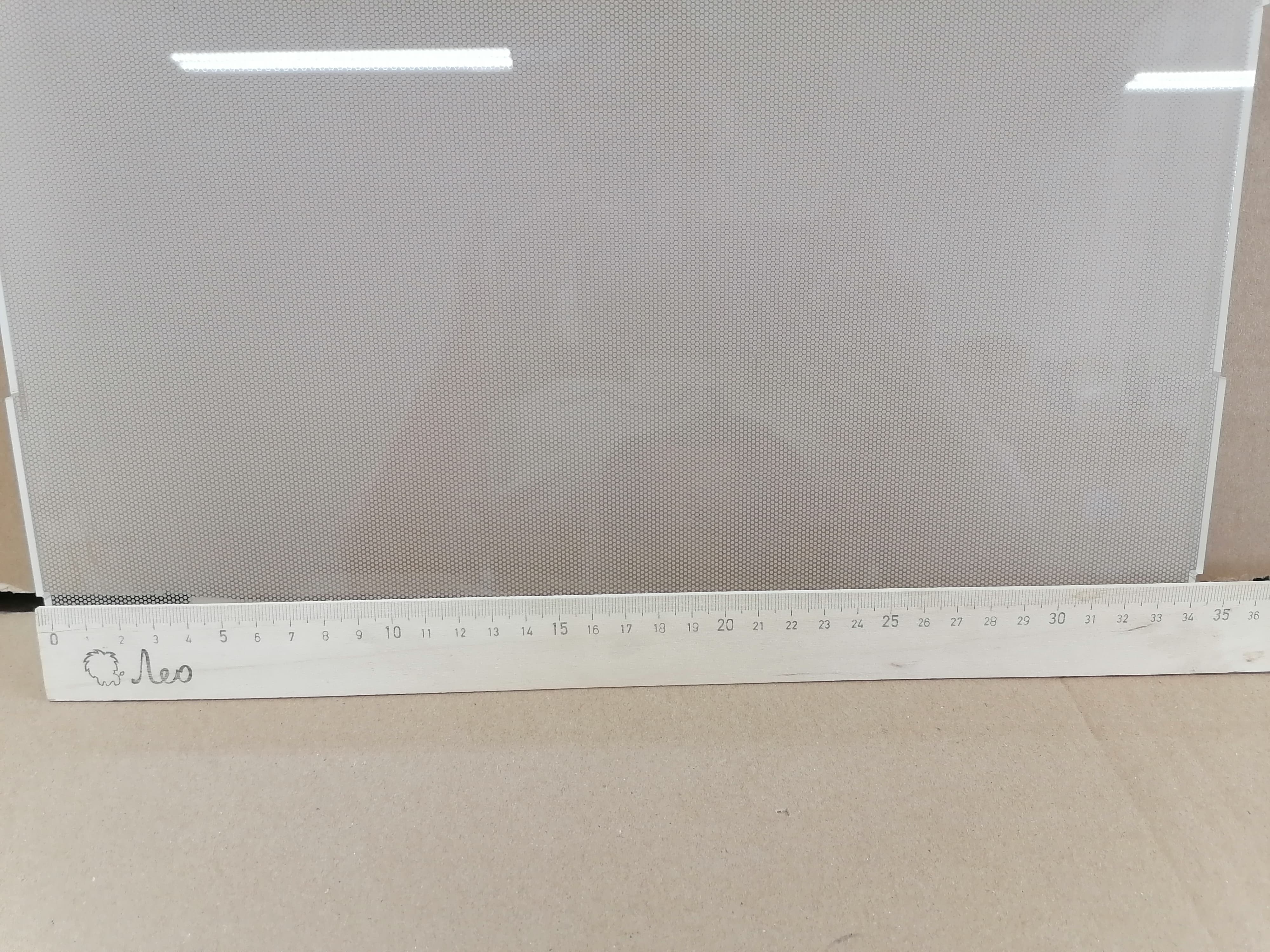 ОргстеклоотмонитораТОЛЩИНА6мм300мм(до340мм)х200мм(до240мм)1штука