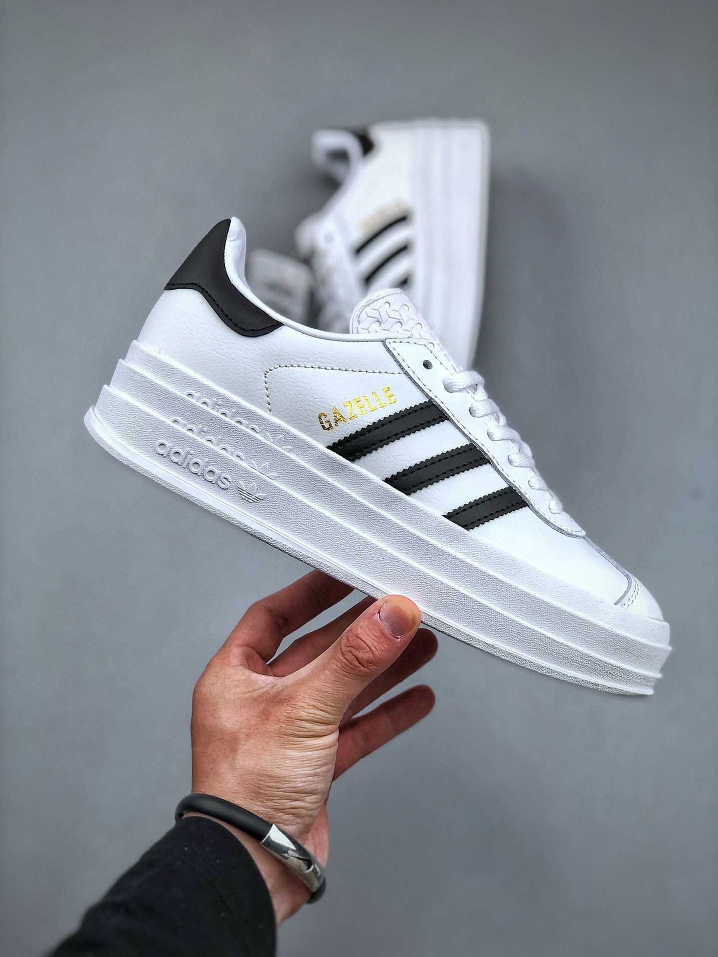 КроссовкиadidasGazelle